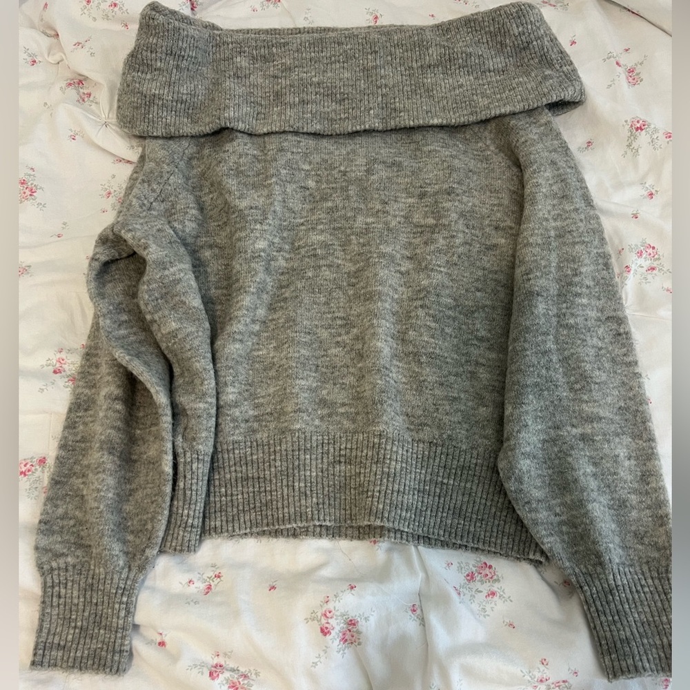H&M Off-the-Shoulder Gray Sweater